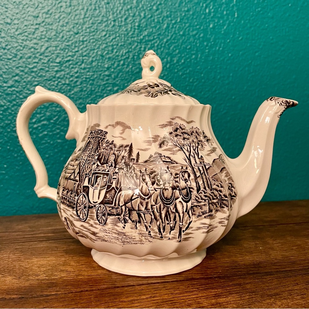 Vintage Myott Royal Mail Brown Ironstone Teapot Staffordshire 5 cup England